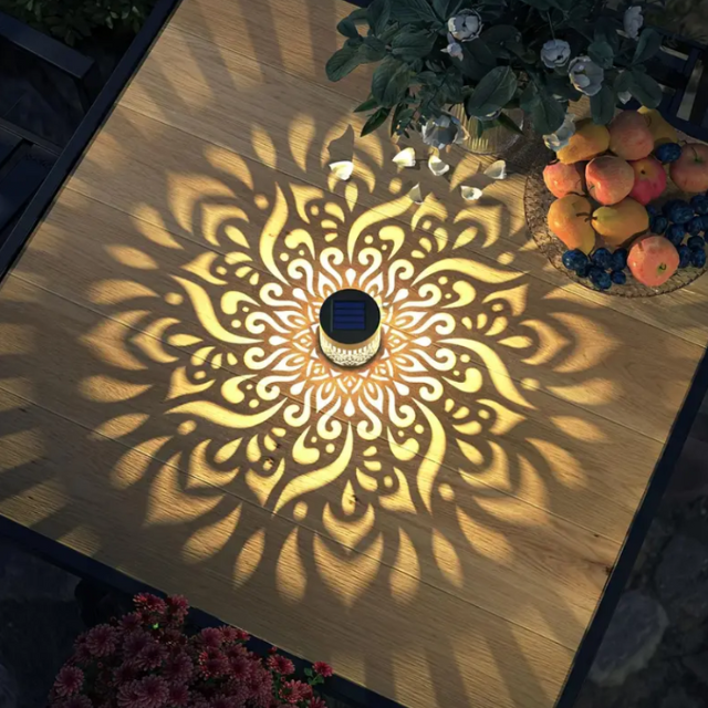 Lot de 4 lampes murales solaires